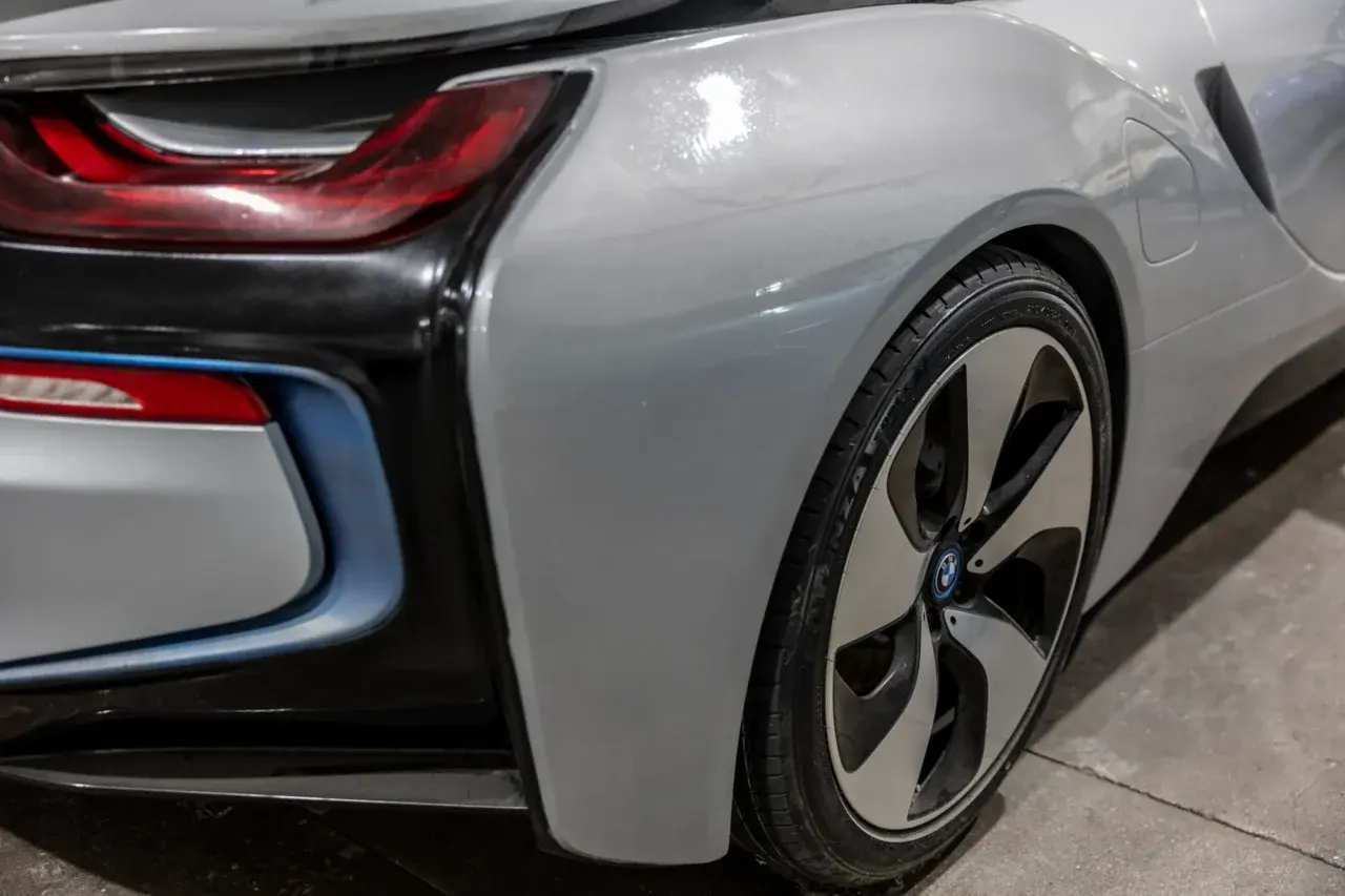 BMW i8 replica