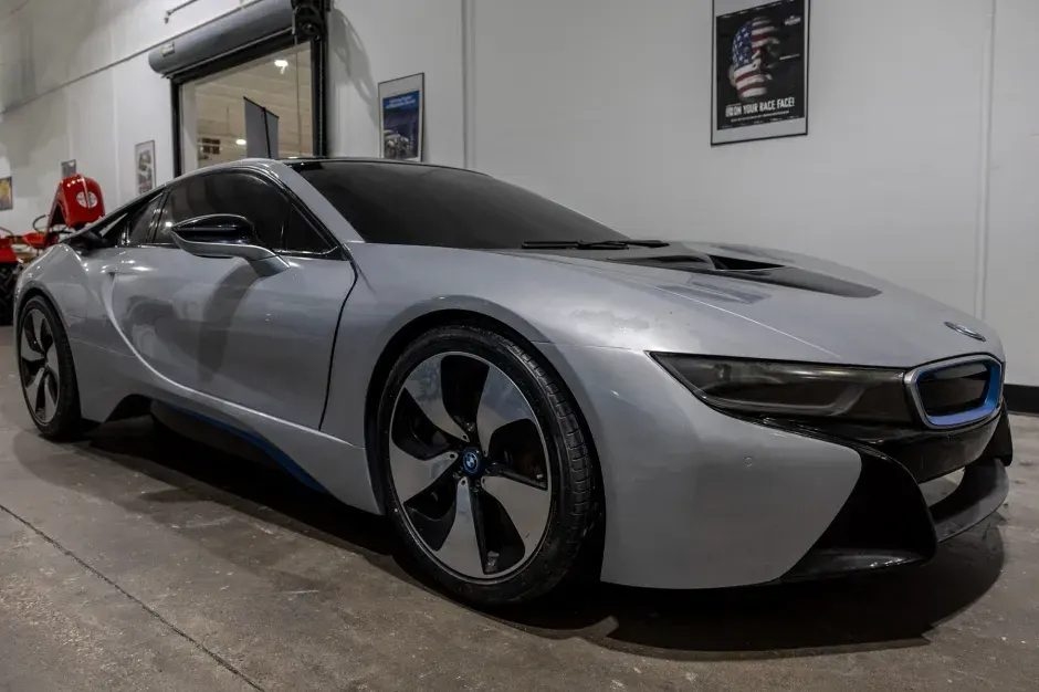 BMW i8 replica