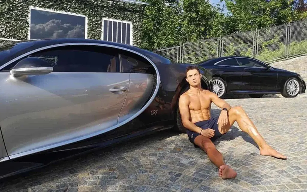 Cristiano Ronaldo, garage