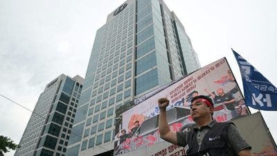 hyundai, lavoratori in sciopero