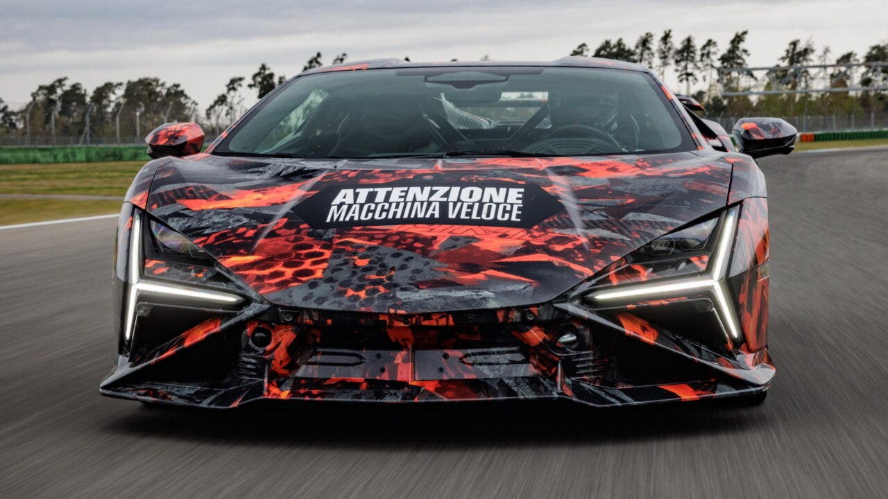 Lamborghini Revuelto SV