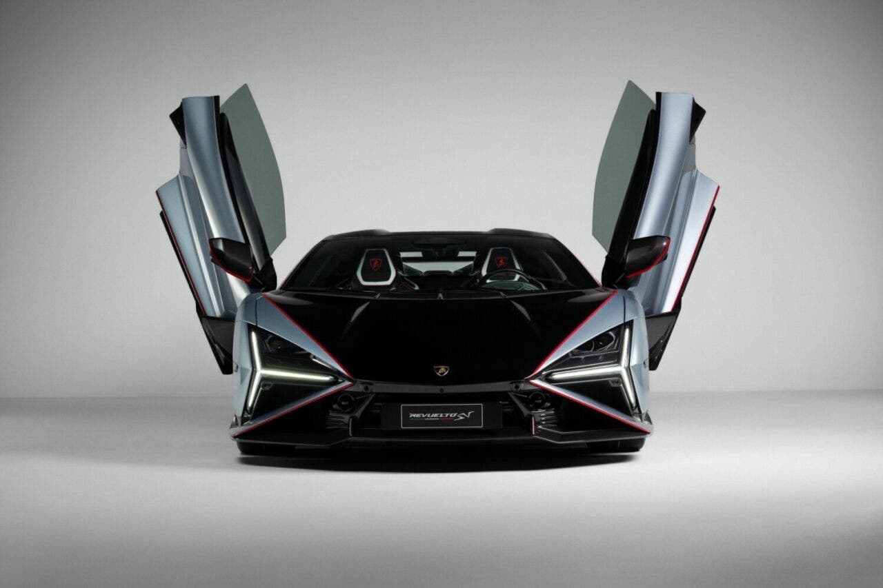 Lamborghini Revuelto SV