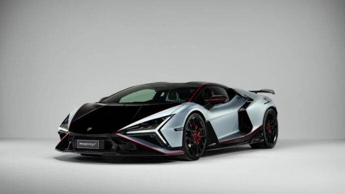 Lamborghini Revuelto SV