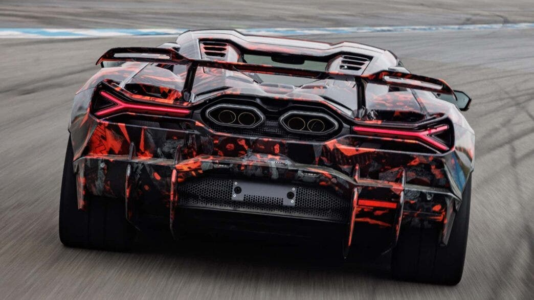 Lamborghini Revuelto SV
