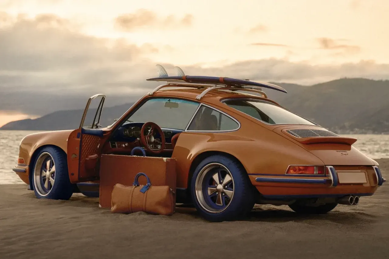 Porsche 911 louis vuitton singer