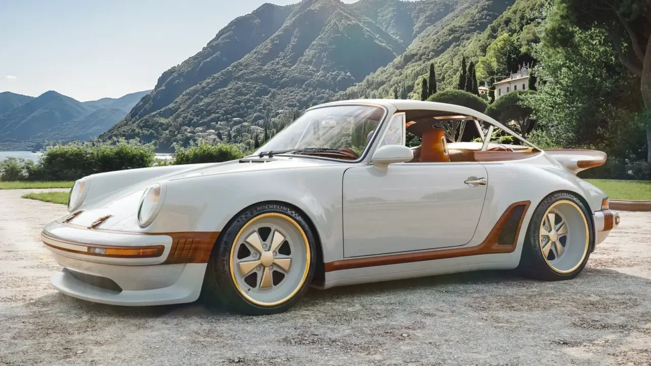 Porsche 911 louis vuitton singer