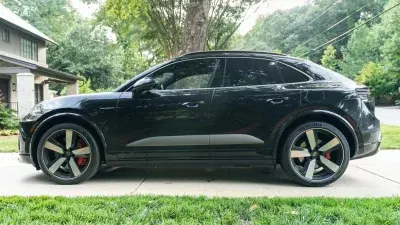 porsche Macan Turbo Electric