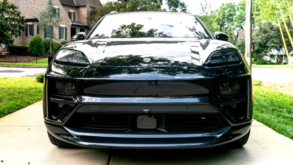 porsche Macan Turbo Electric