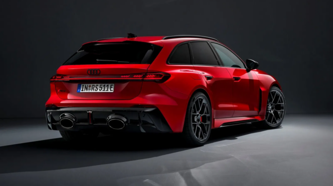 audi rs5 avant v8 2026 vs v6