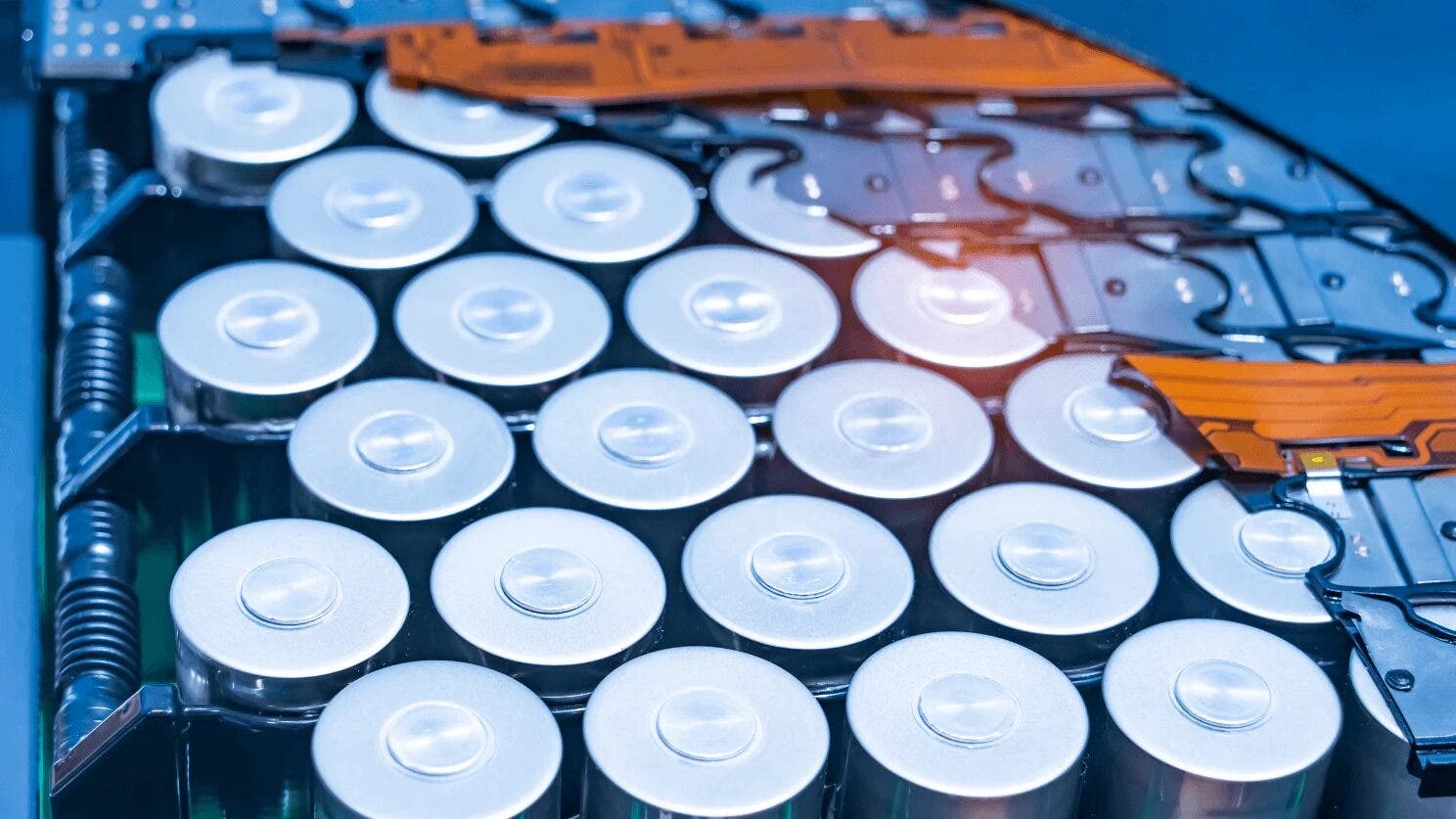 Batterie, l’Europa ha solo tre anni per colmare il divario con la Cina