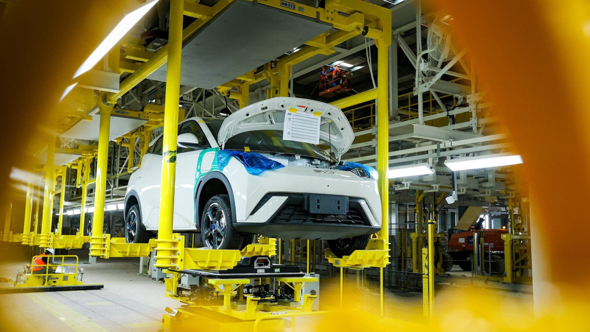 Ministro del Commercio cinese sui brand nazionali: bisogna costruire auto in Europa