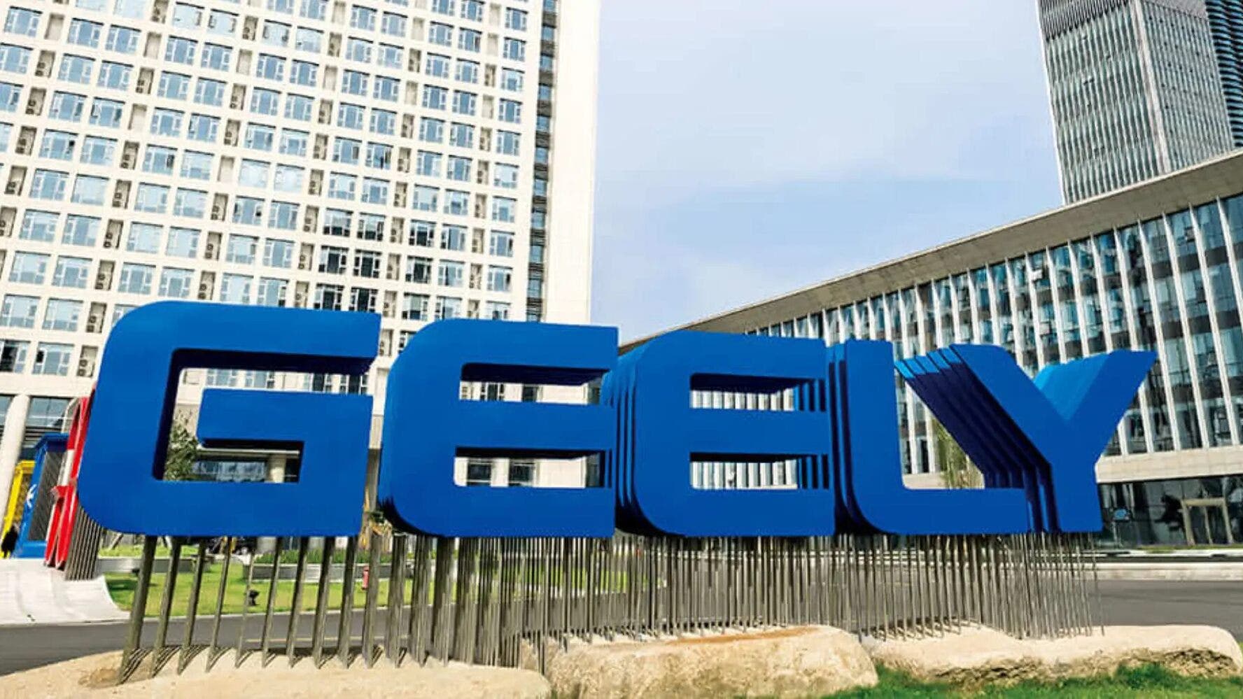 Geely porta l'IA nella ricarica rapida: più potenza e intelligenza senza rovinare la batteria