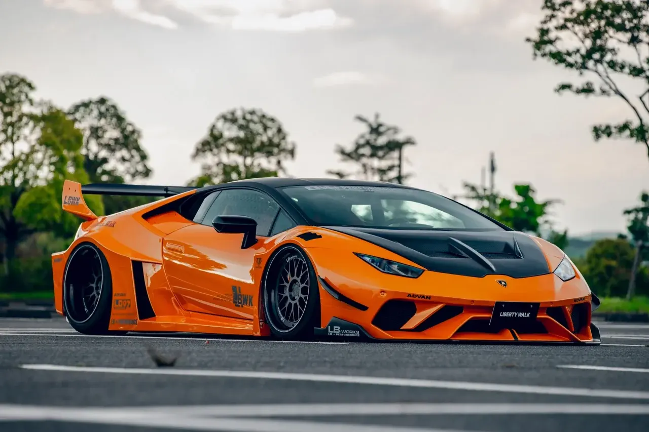 LB Silhouette WORKS Liberty Walk - Lamborghini Huracán