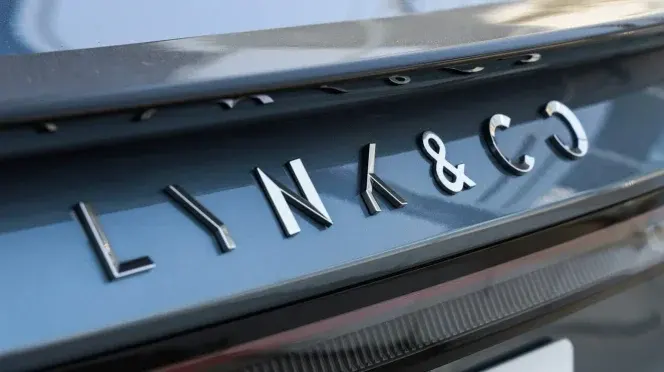 lynk & co logo