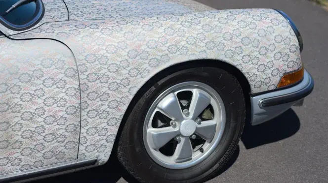 Porsche 911 por-she, Phyllis Yes