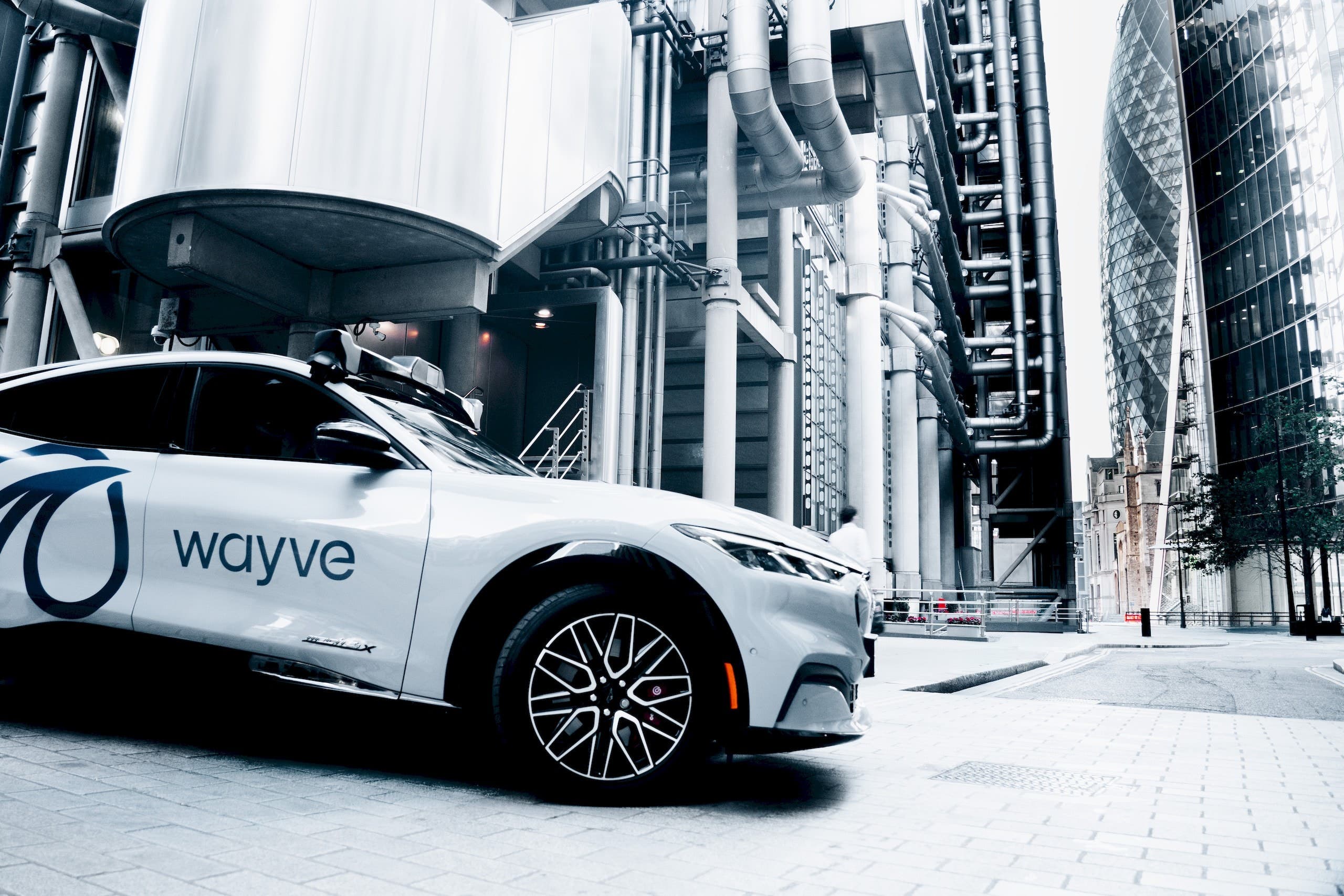 wayve con ford mustang mach e