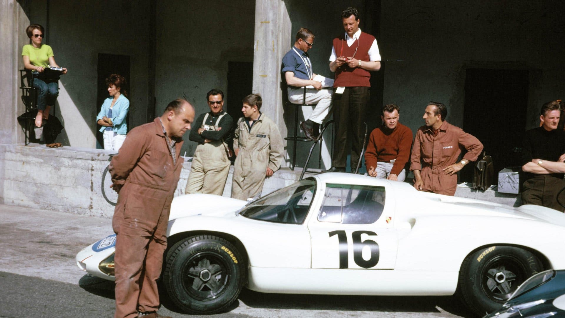 Porsche 910