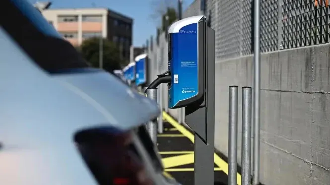 auto elettriche, ricarica