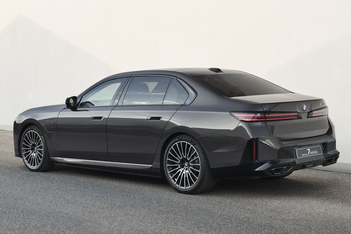 BMW Concept 7 Protection grigio scuro vista posteriore laterale