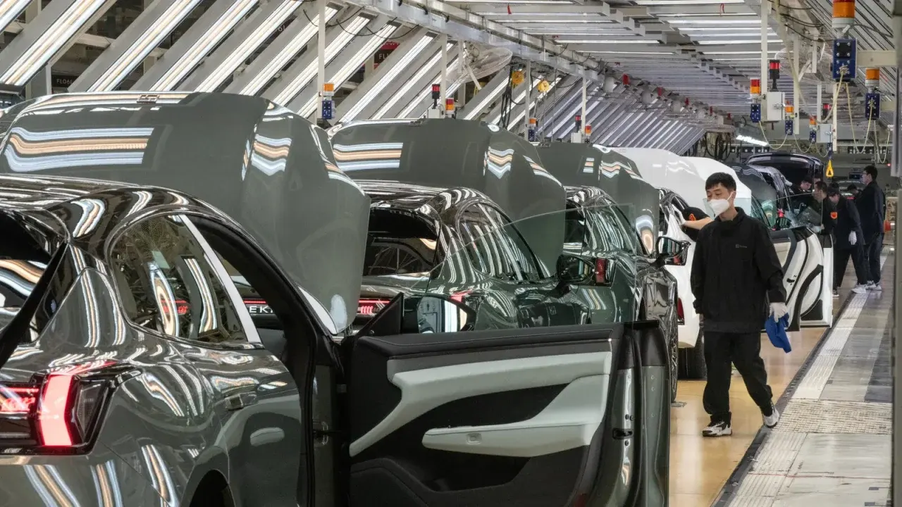 fabbrica auto cinese