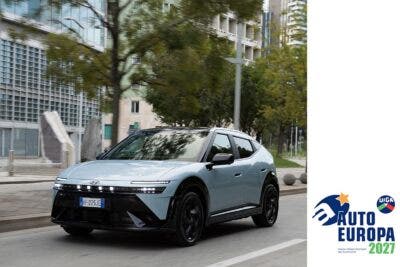 Hyundai Ioniq 5 N blu in città