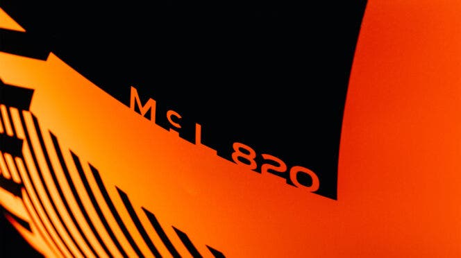McLaren McL 820