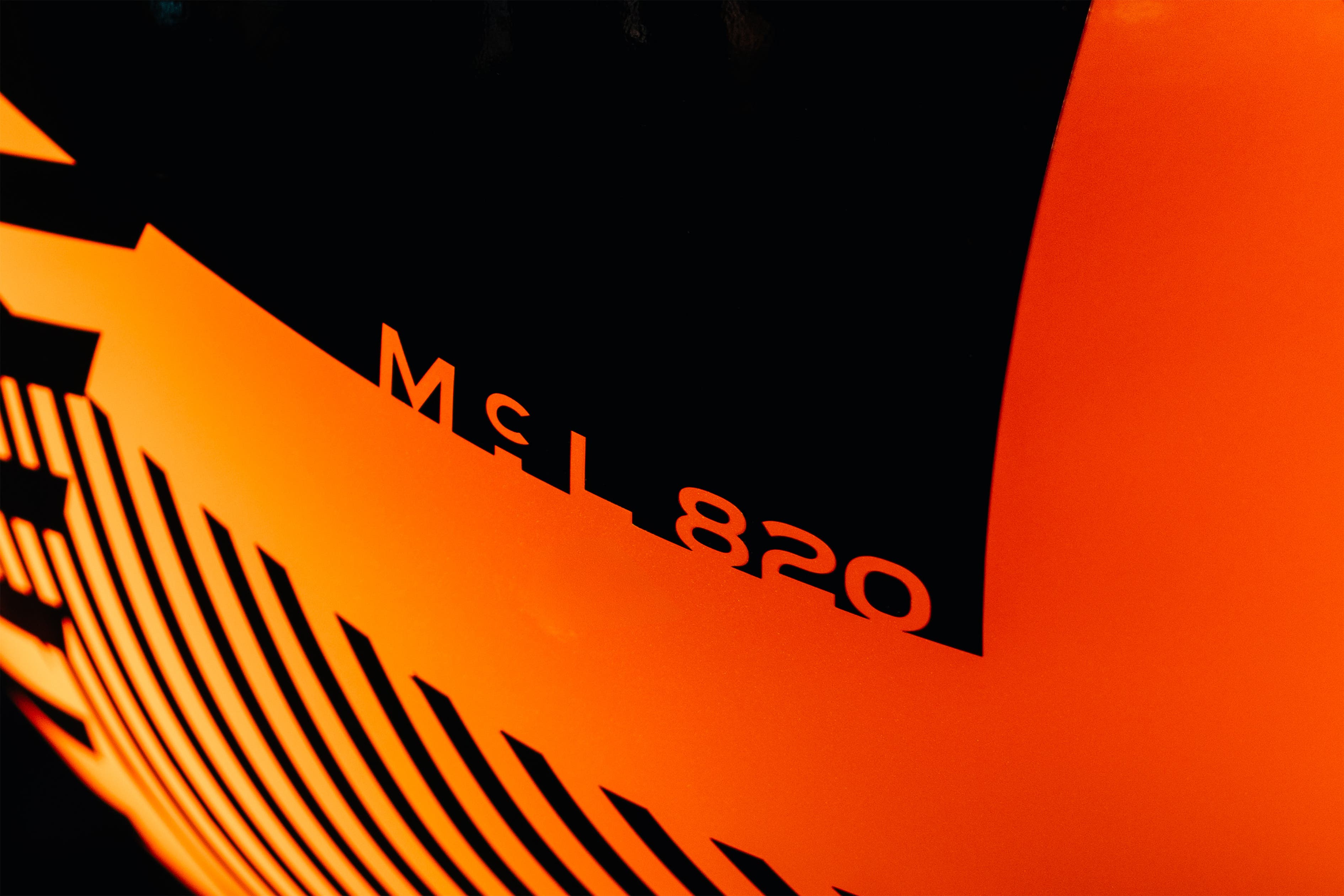 McLaren McL 820