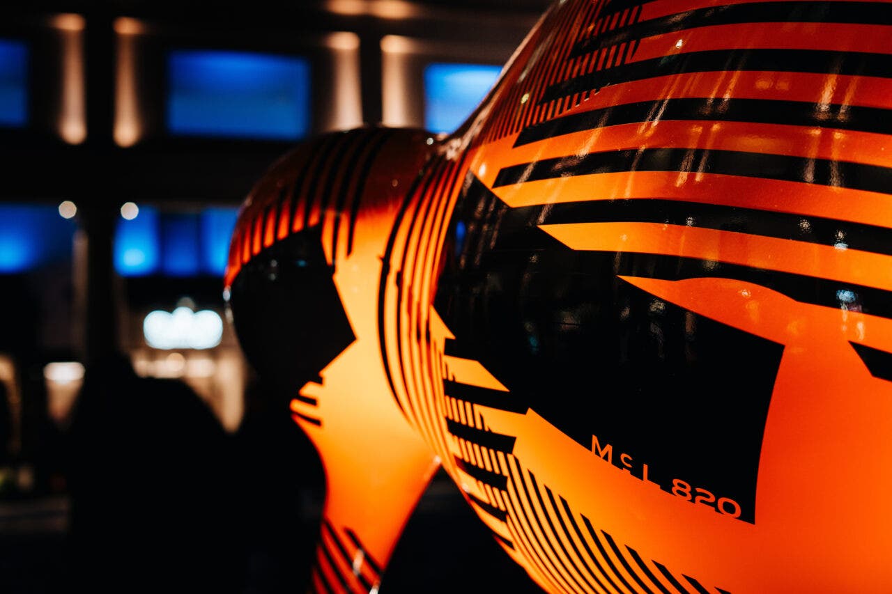 McLaren McL 820
