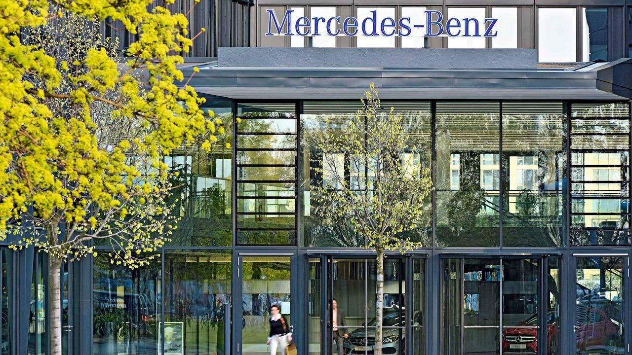 mercedes, ufficio