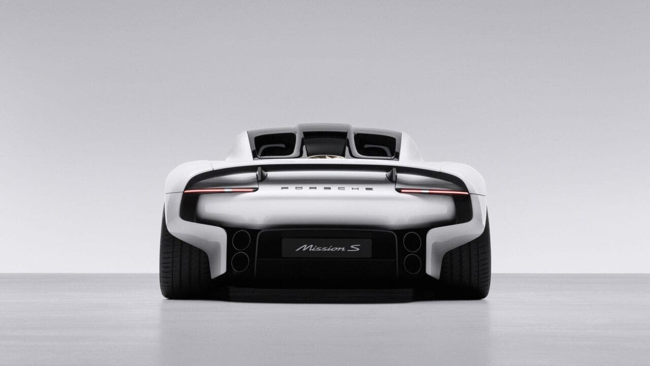 Posteriore della Porsche Mission S bianca