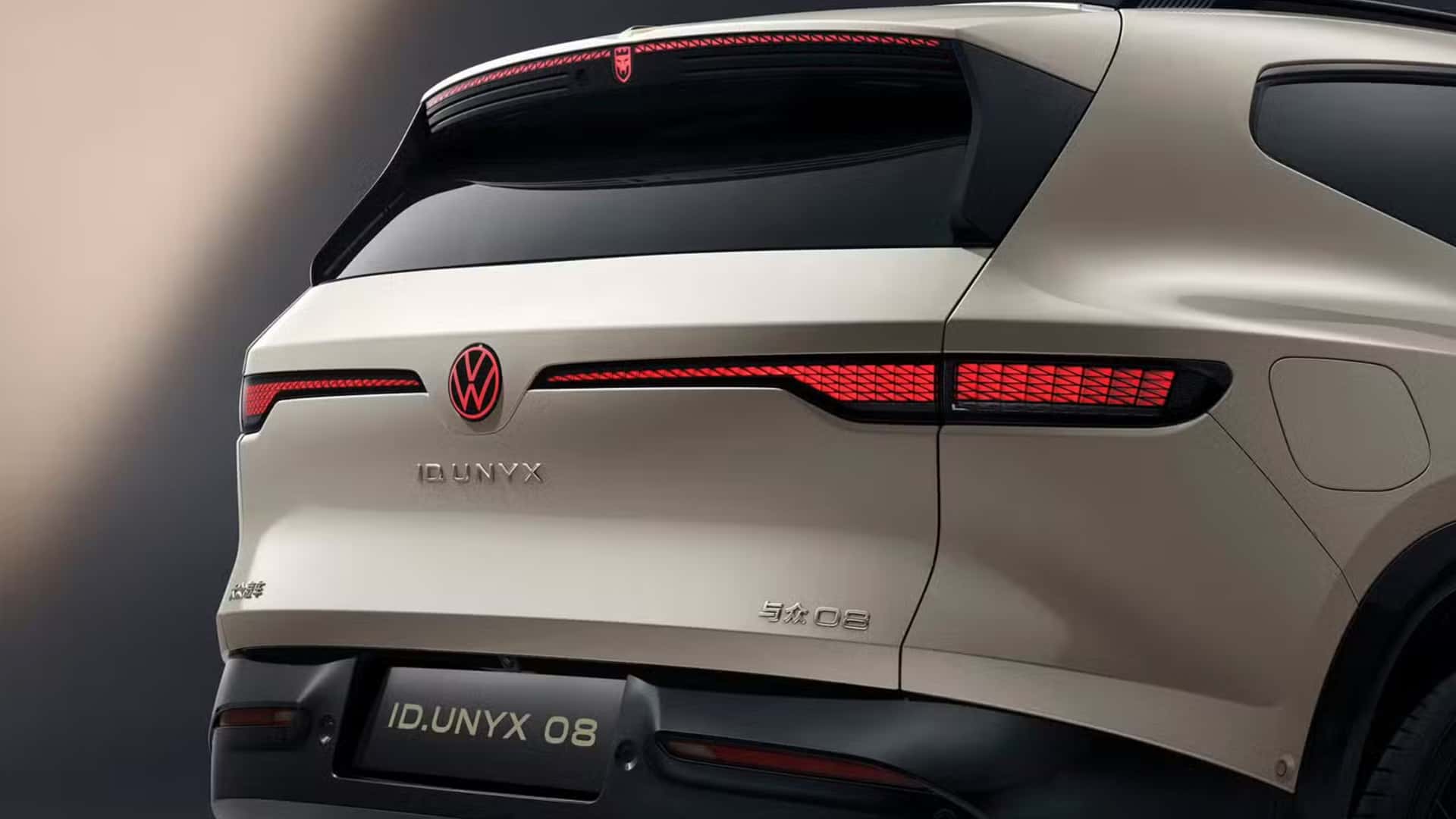 Posteriore Volkswagen ID. UNYX 08 con fanali rossi