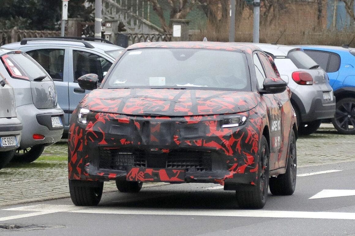 Alfa Romeo Milano spy photo