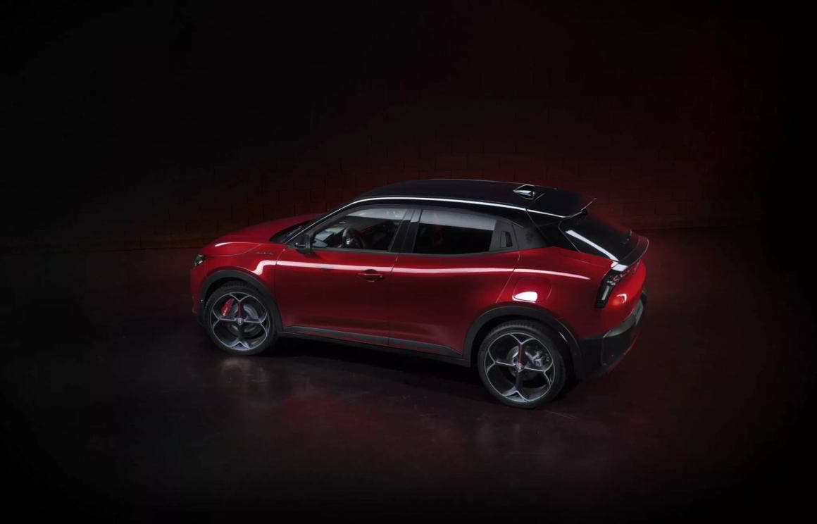 Alfa Romeo Junior 2024 red