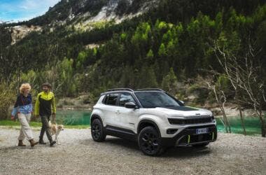2025-jeep-avenger-4xe-