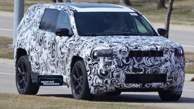 Jeep-Cherokee-Mopar Insiders spy-photo