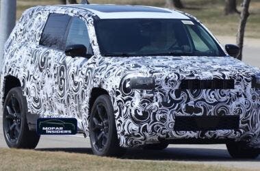 Jeep-Cherokee-Mopar Insiders spy-photo