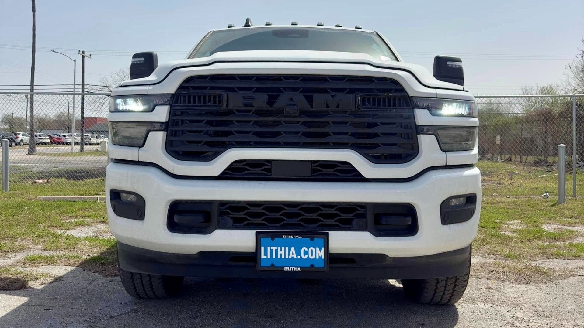 Ram 2500 Big Horn Night Edition Crew Cab 4×4 (Diana Rhoades)