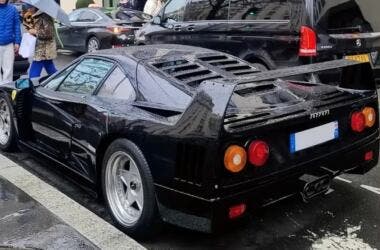 Black Ferrari F40