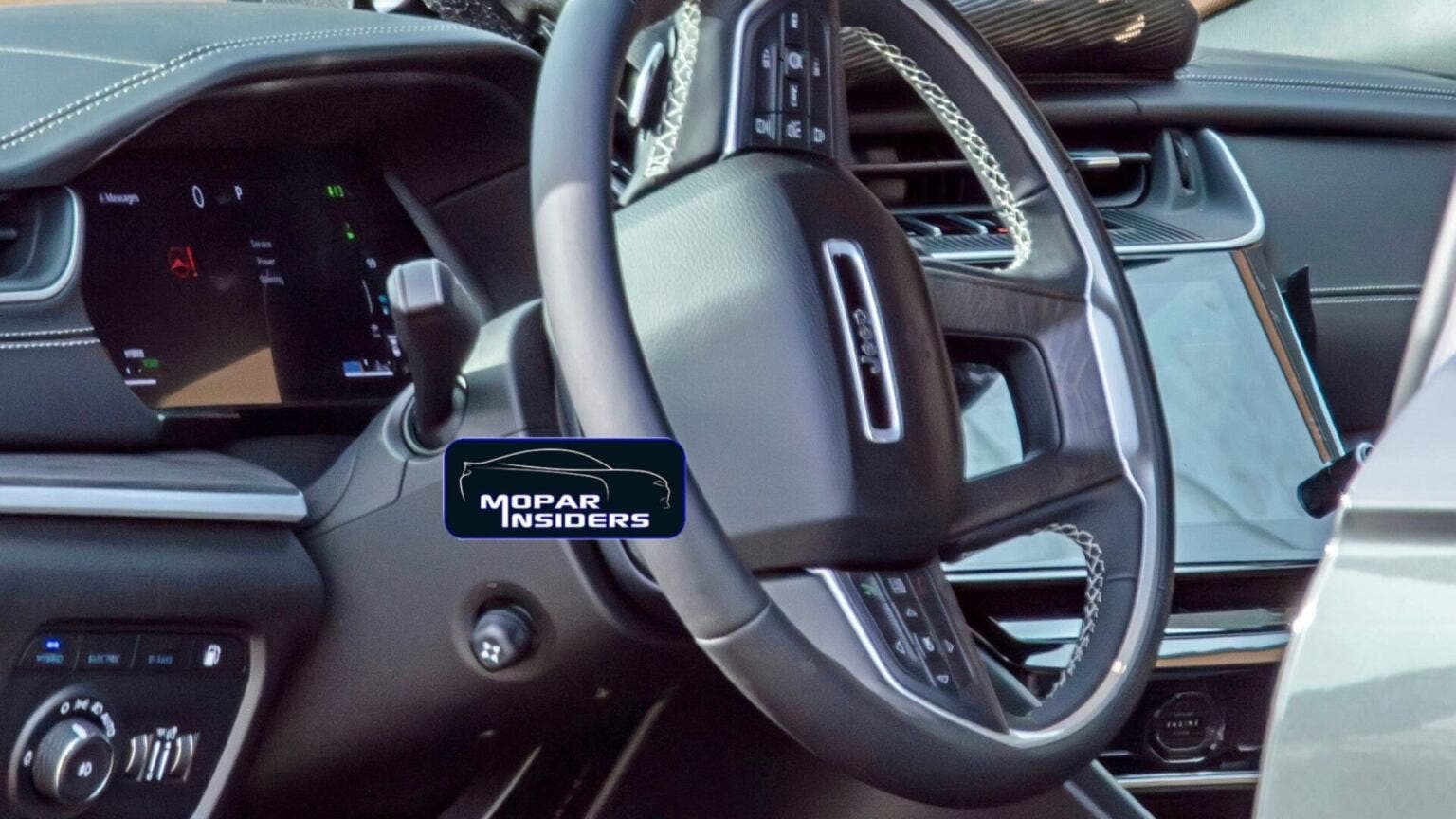 New Jeep Cherokee 2026: first images revealing the front end and hi ...