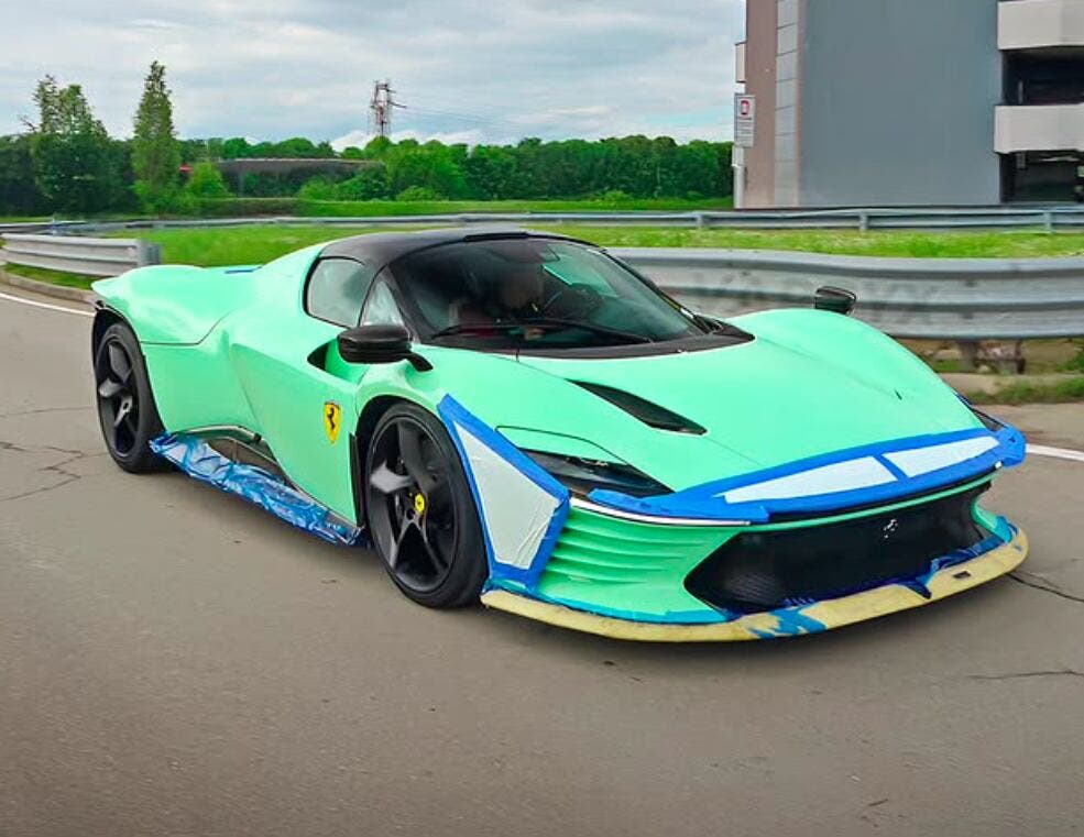 Ver esta publicación en Instagram Una publicación compartida de Varryx (@varryx_) The exclusive 'Verde Pallido' Ferrari Daytona SP3
