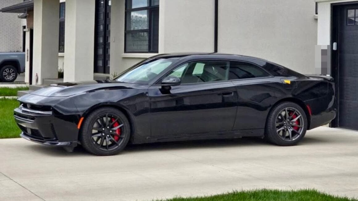 Dodge Charger SIXPACK spy photo