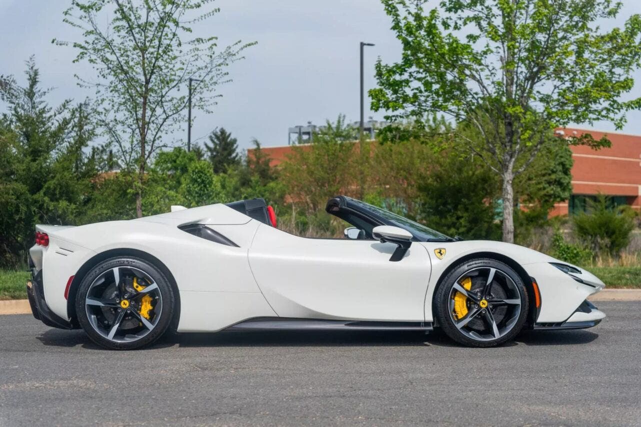 Ferrari SF90 Spider