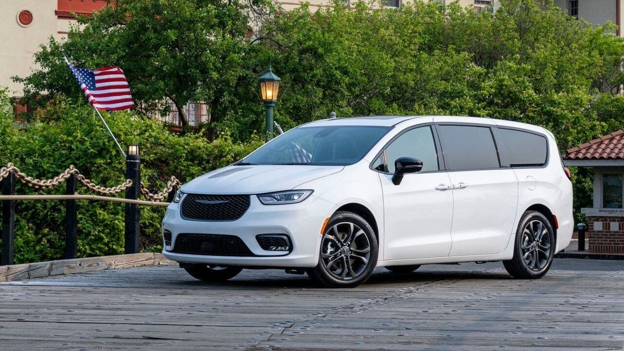 2026 Chrysler Pacifica 100th Anniversary Edition