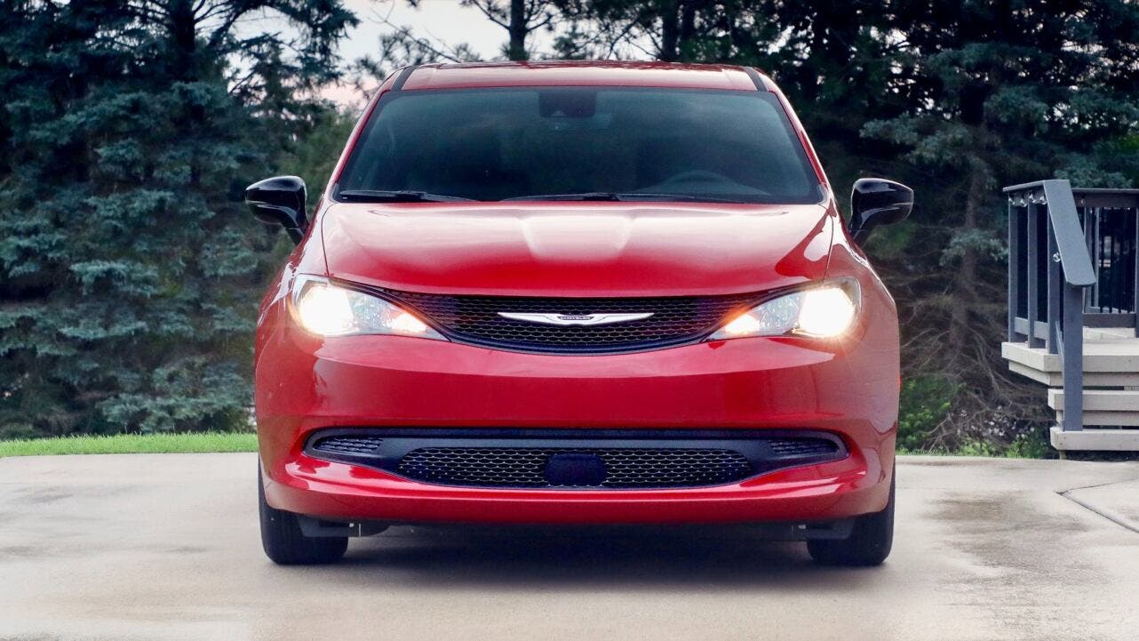 2026 Chrysler Voyager LX