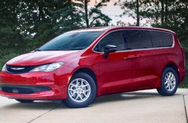 2026 Chrysler Voyager LX