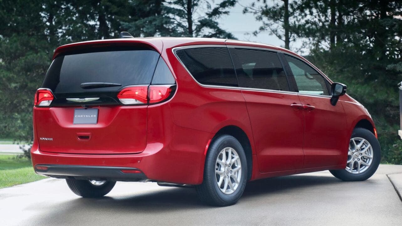 2026 Chrysler Voyager LX
