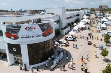 Chrysler 100 years Family Day Canada