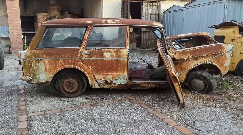 Fiat 1100 abandoned