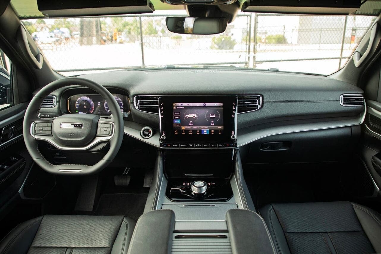 Jeep Wagoneer Command Operations