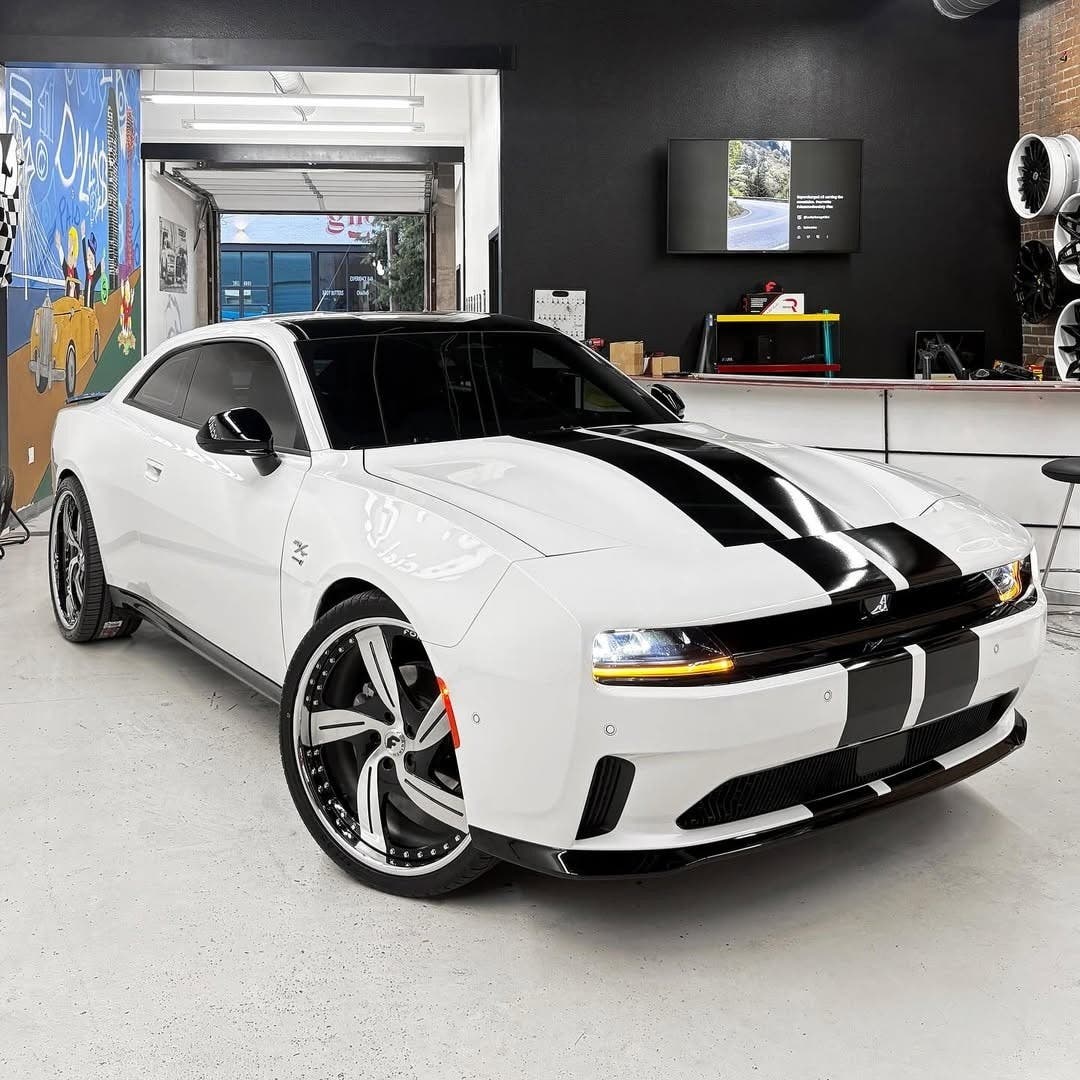 Dodge Charger Daytona Forgiato wheels